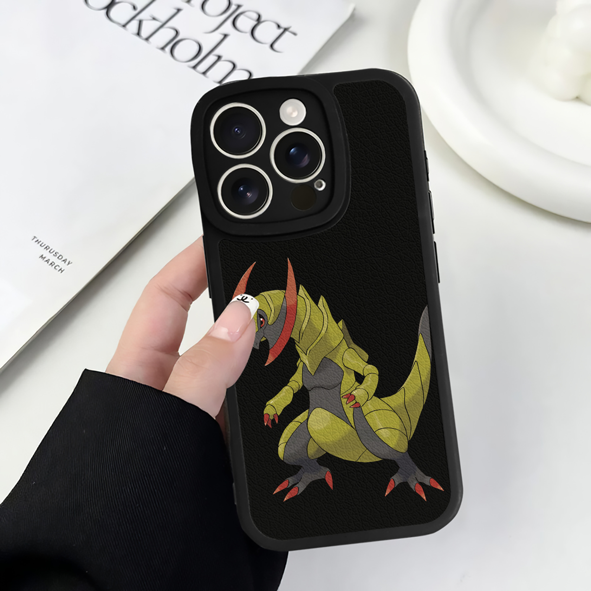 （画像用） ポケットモンスター Pokémon 【iPhone 16シリーズ対応】シリコンスマホケース（レザー調） 材質：シリコン